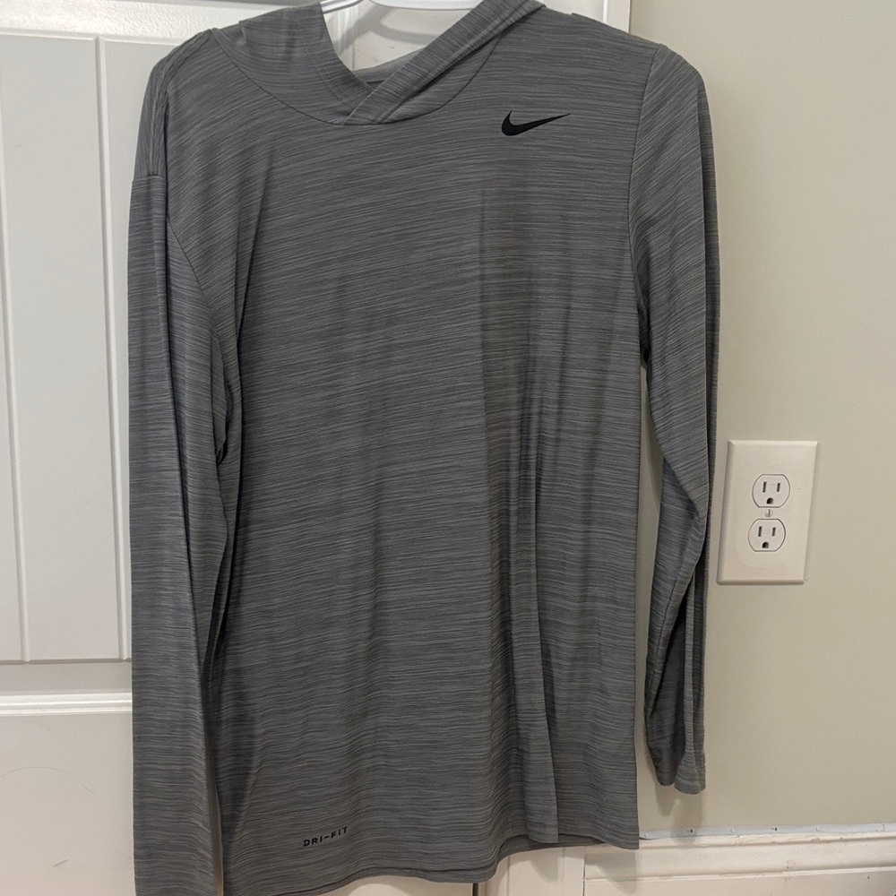Nike Men's Heathered Gray Long Sleeve Tee